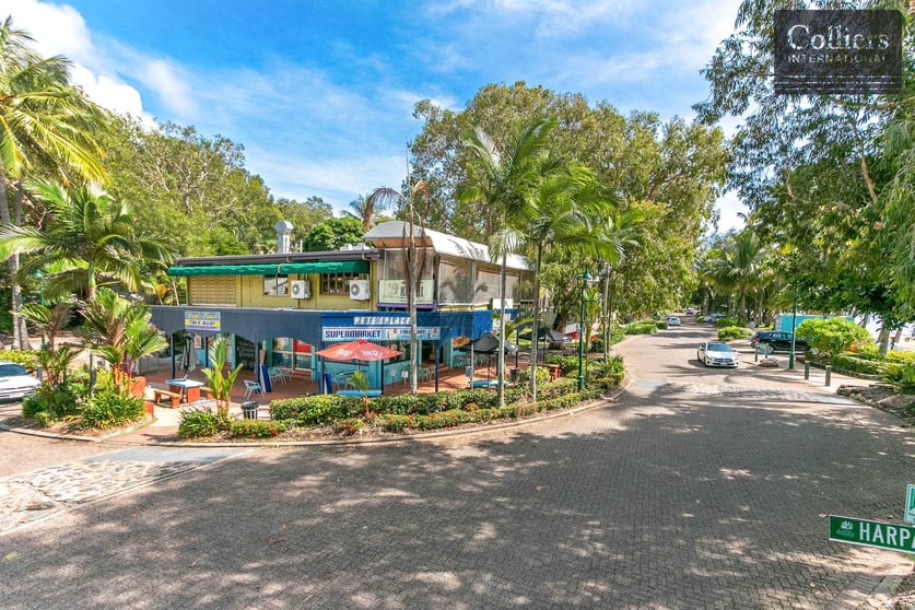 Click to view all images 73 Williams Esplanade Palm Cove QLD 4879 - Image 3