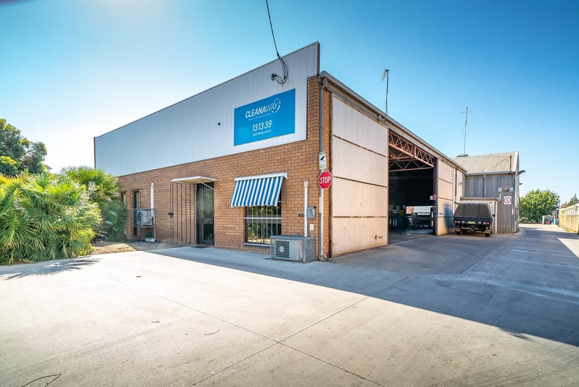 Click to view all images 2 Saxon Street Wagga Wagga NSW 2650 - Image 1