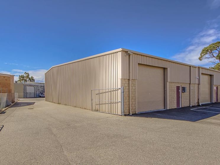 4/11 Day Rd Rockingham WA 6168 - Image 2