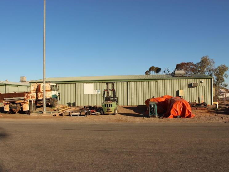2 Gosse Street Roxby Downs SA 5725 - Image 3