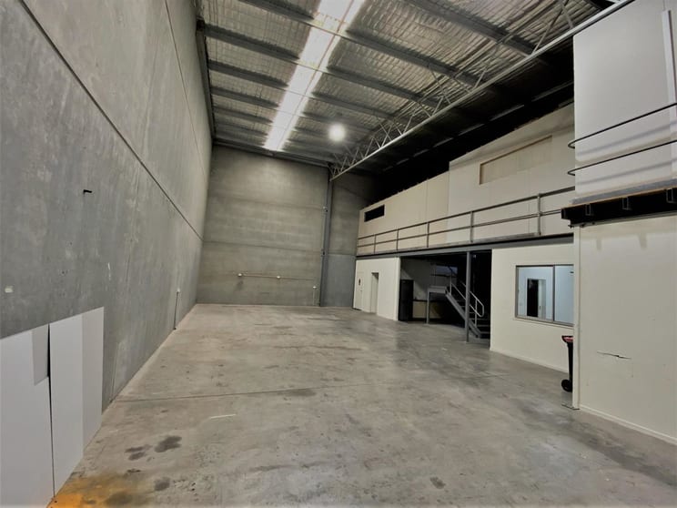 Unit 2/20 Spit Island Close Mayfield West NSW 2304 - Image 3