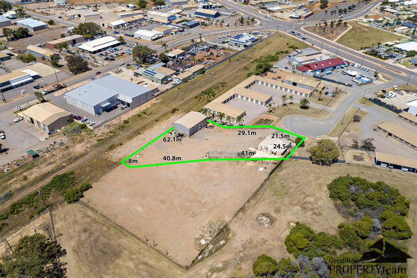 Click to view all images 12 Selby Place Webberton WA 6530 - Image 2
