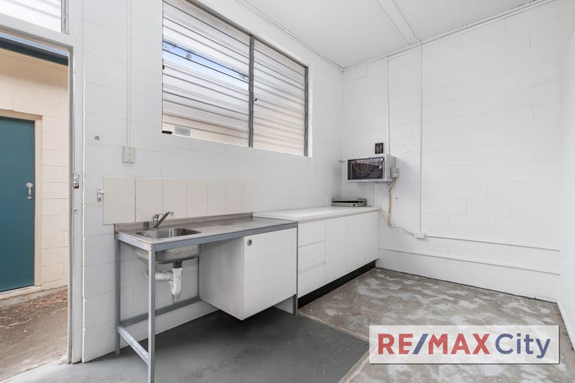 Click to view all images 2/25 Valance Street Oxley QLD 4075 - Image 2