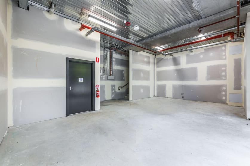 Click to view all images 35 Wellington Street St Kilda VIC 3182 - Image 3