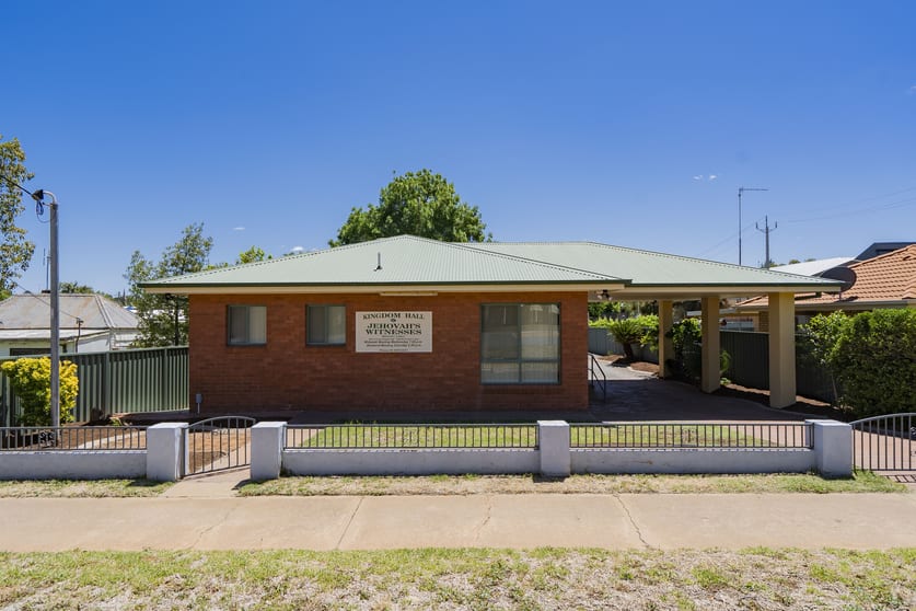Click to view all images 91 Larmer Street Narrandera NSW 2700 - Image 1