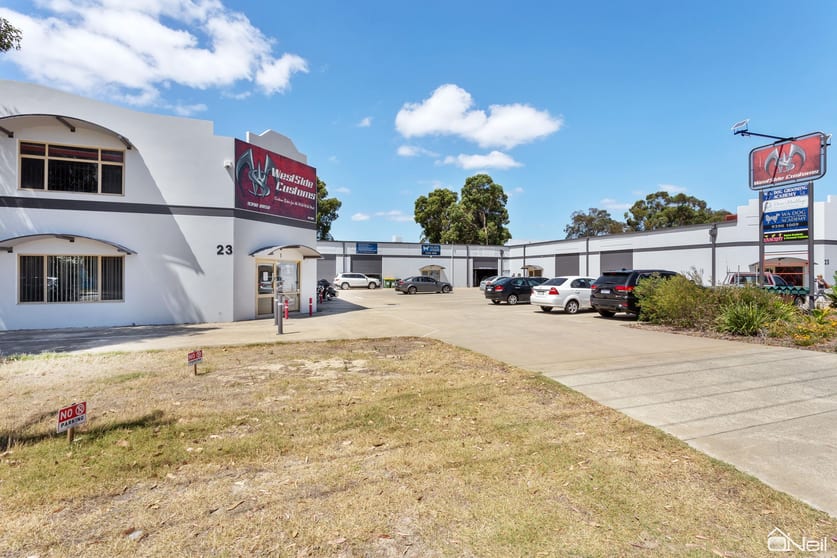 Click to view all images 1/23 Gillam Drive Kelmscott WA 6111 - Image 2
