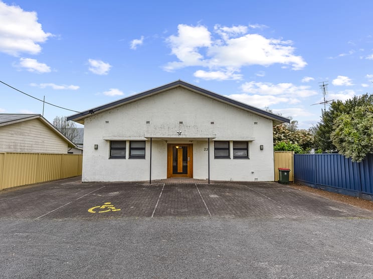Click to view all images 23 Queens Street Penola SA 5277 - Image 1