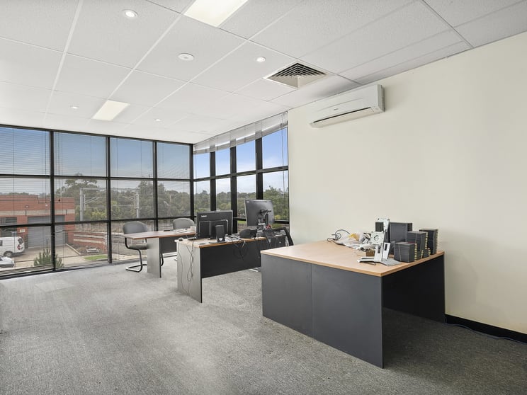 Click to view all images 42 Metropolitan Avenue Nunawading VIC 3131 - Image 3