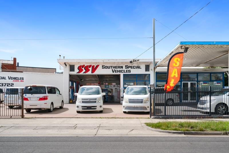 Click to view all images 202 Huntingdale Road Oakleigh East VIC 3166 - Image 1