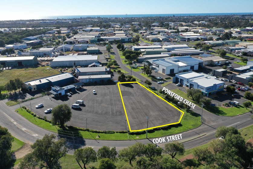 Click to view all images 55 Cook Street Busselton WA 6280 - Image 1