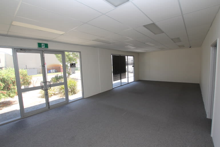 Click to view all images 2/21 Finance Place Malaga WA 6090 - Image 3