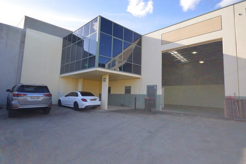 Click to view all images 38 Powers Road Seven Hills NSW 2147 - Image 1