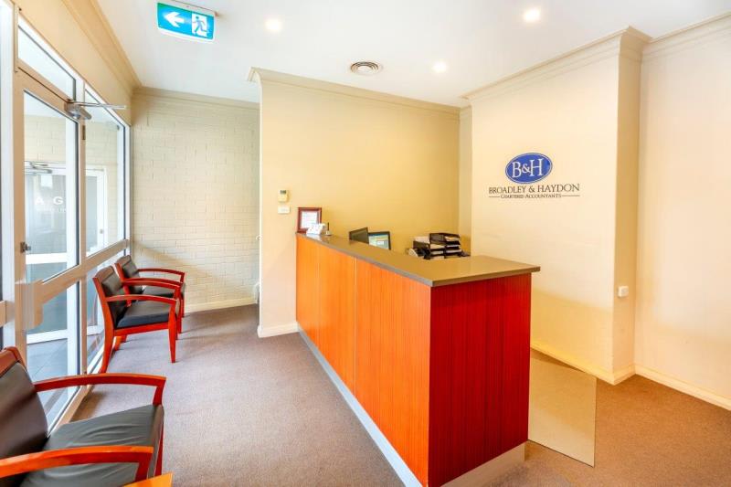 Click to view all images 16 Sale Street Orange NSW 2800 - Image 2