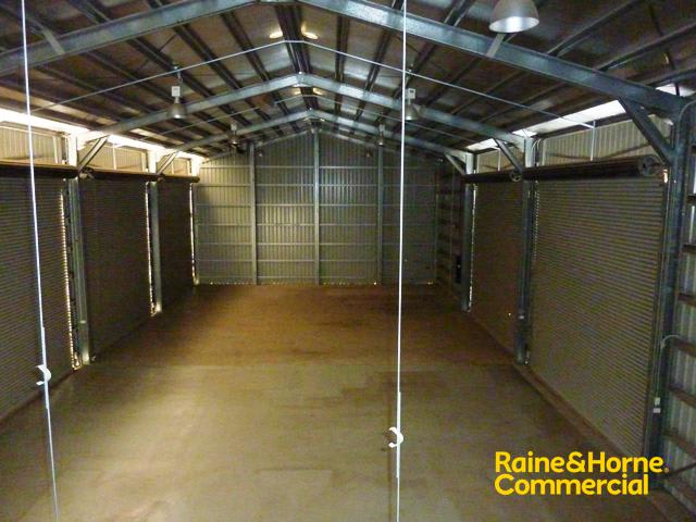 Click to view all images 31-33 O'Neill Street Moranbah QLD 4744 - Image 3