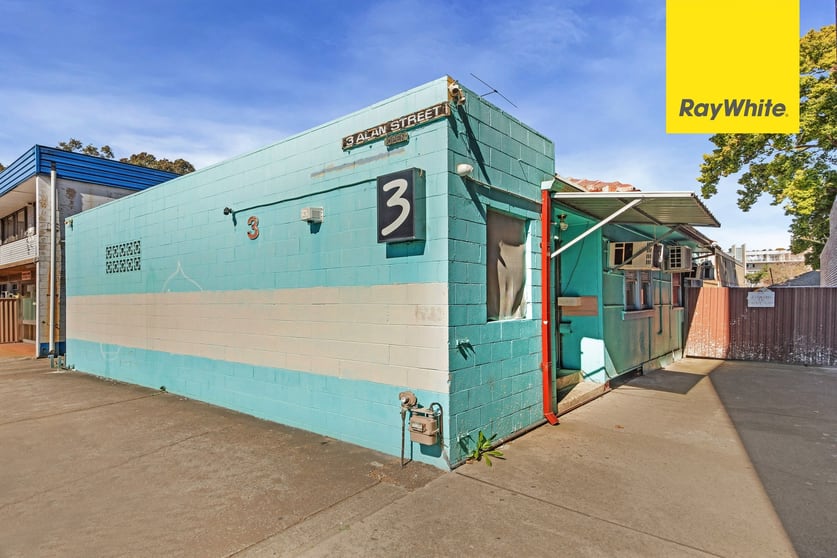 Click to view all images 3 Alan Street Fairfield NSW 2165 - Image 2