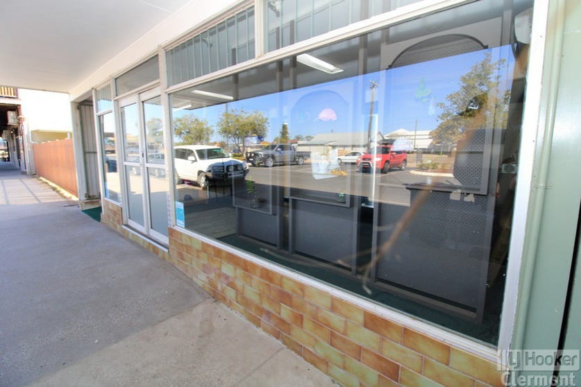 Click to view all images 76 Capella Street Clermont QLD 4721 - Image 3