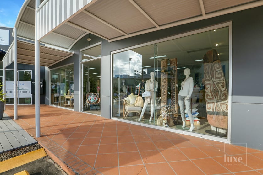 Click to view all images 2/11 Gibson Road Noosaville QLD 4566 - Image 3