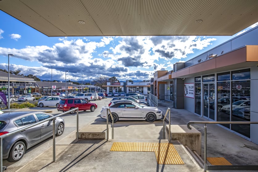 Click to view all images 33 Gartside Street Wanniassa ACT 2903 - Image 3