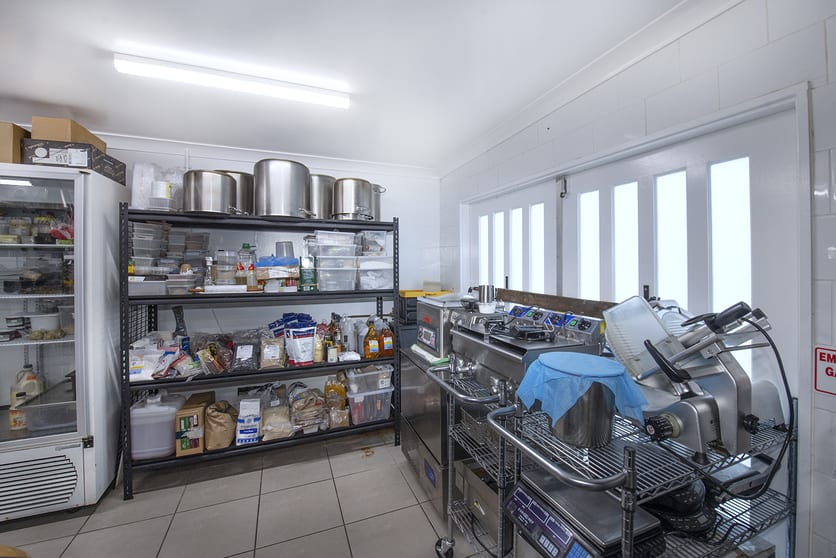 Click to view all images Unit 8/3 Commerce Court Noosaville QLD 4566 - Image 3