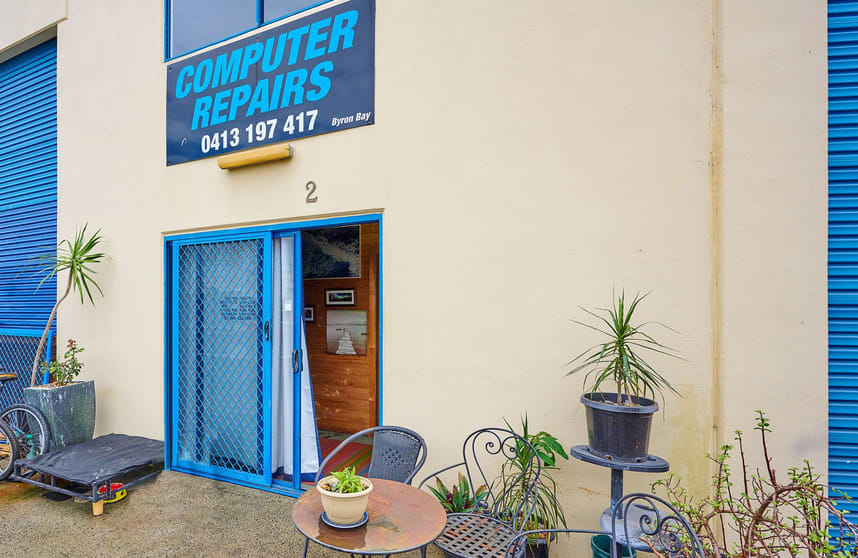 Click to view all images 2/8 Wollongbar Street Byron Bay NSW 2481 - Image 2
