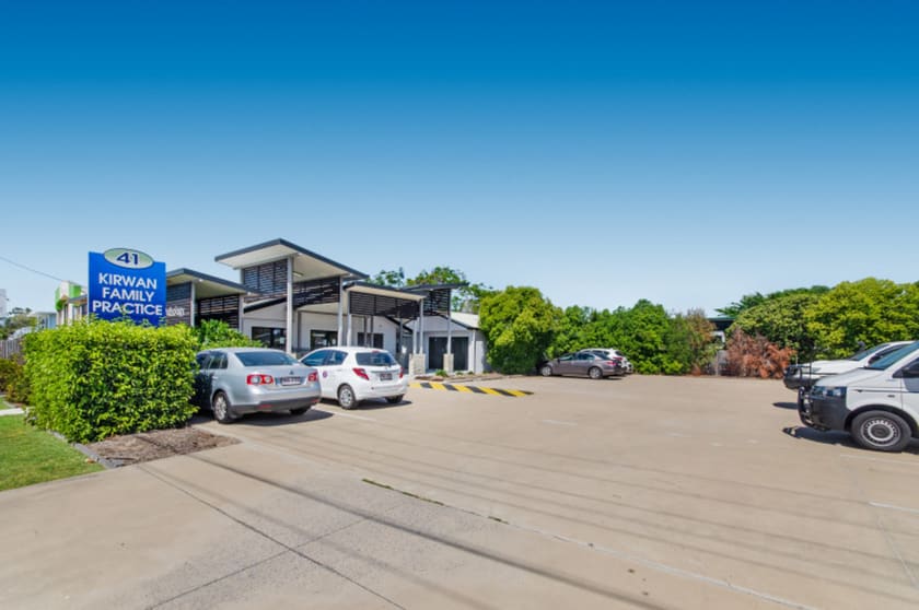 Click to view all images 41 Thuringowa Drive Kirwan QLD 4817 - Image 2