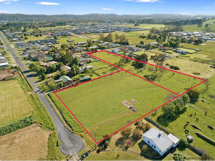 Click to view all images Part 229 Percival Street Latrobe TAS 7307 - Image 3