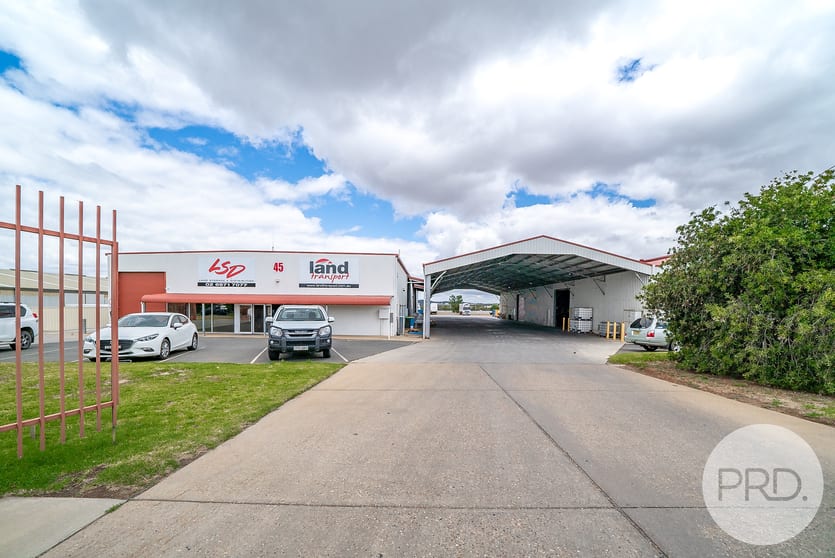 Click to view all images 45 Lewington Street Bomen NSW 2650 - Image 1