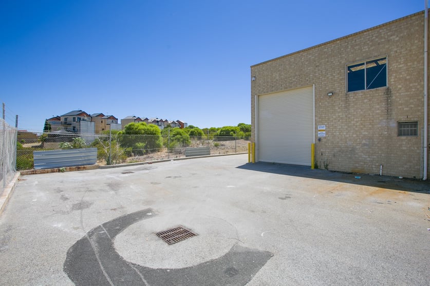 3/5 Emplacement Crescent Hamilton Hill WA 6163 - Image 2