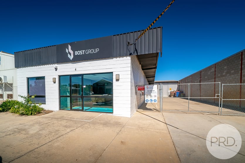 Click to view all images 4 Mortimer Place Wagga Wagga NSW 2650 - Image 1
