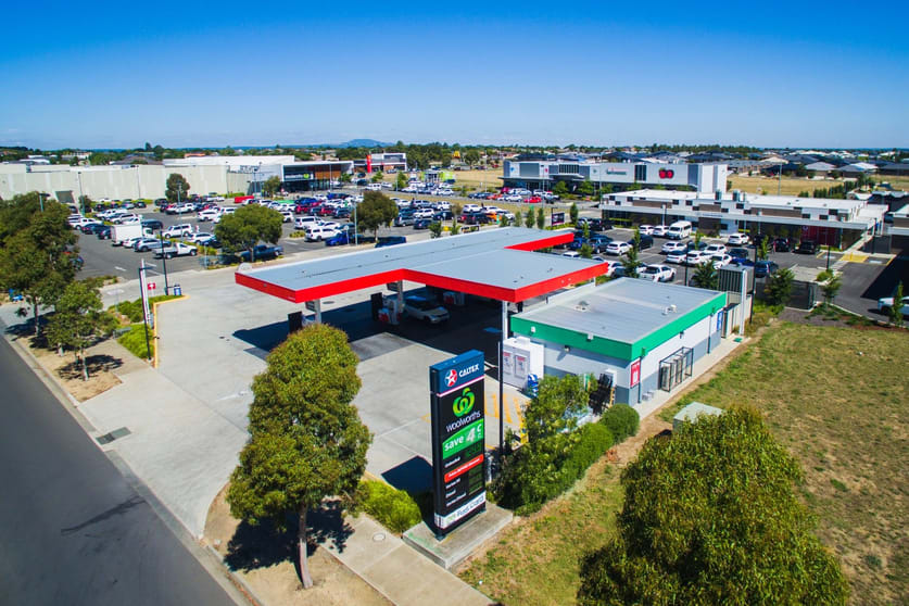Click to view all images 23 Lilburne Street Lucas VIC 3350 - Image 2