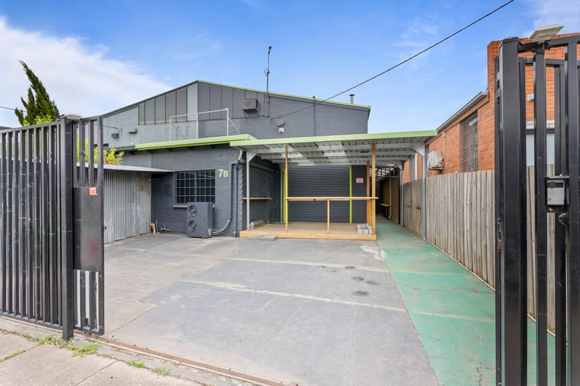 Click to view all images 7B Roper Street Moorabbin VIC 3189 - Image 1