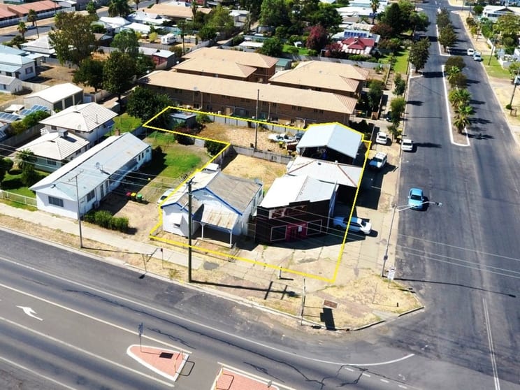 Click to view all images 38-44 ALICE STREET Moree NSW 2400 - Image 1