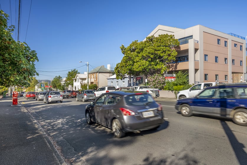 Click to view all images 2/286 Macquarie Street South Hobart TAS 7004 - Image 2