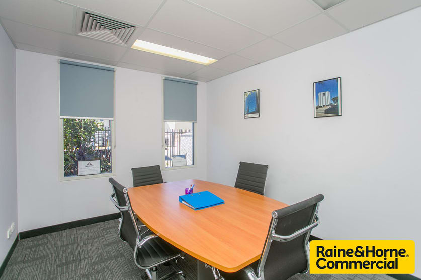 Click to view all images Unit 1 / 14 Niche Parade Wangara WA 6065 - Image 2