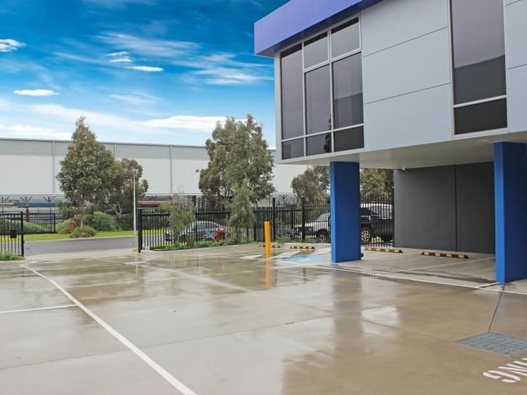 Click to view all images 2/11 Independent Way Ravenhall VIC 3023 - Image 2