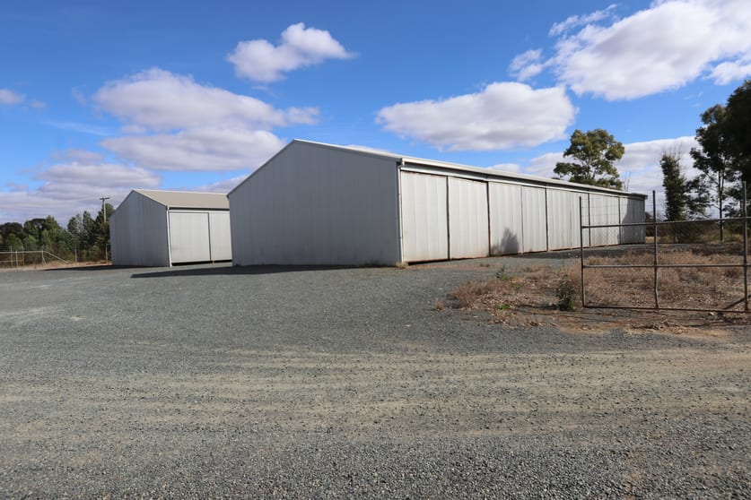 Click to view all images 1 Shamrock Street West Wyalong NSW 2671 - Image 3