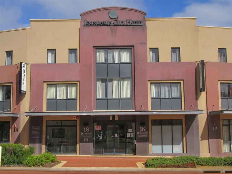 Click to view all images 18 Grand Boulevard Joondalup WA 6027 - Image 2