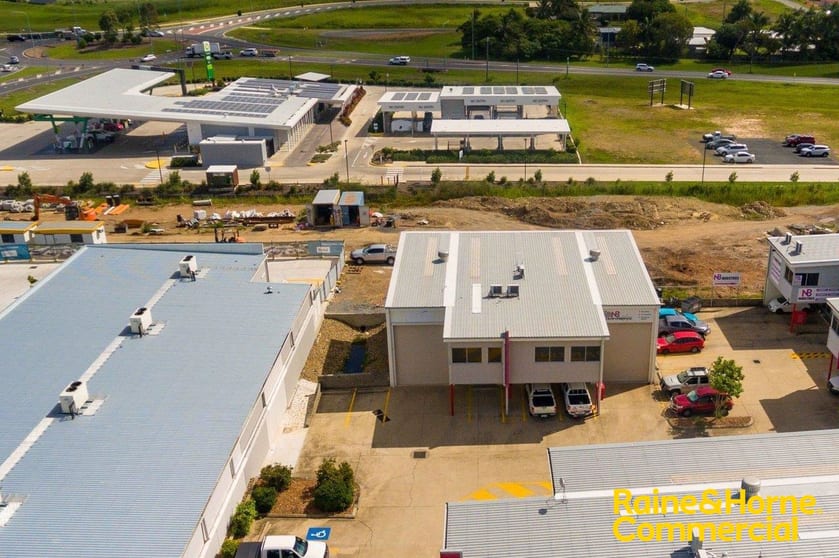10/13-15 Carl Court Rural View QLD 4740 - Image 2