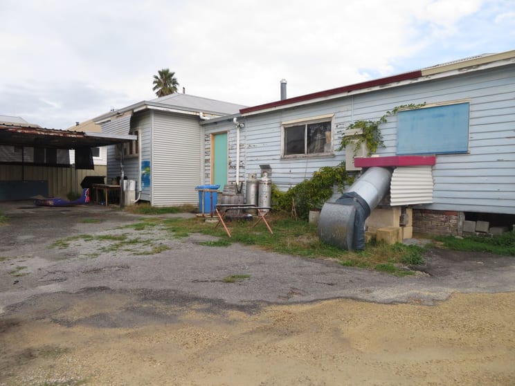 Click to view all images 8 Prior Street Centennial Park WA 6330 - Image 3