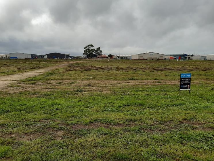 LOT 210 FRASER COURT Mount Gambier SA 5290 - Image 1