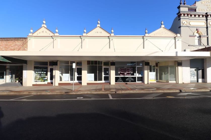 Click to view all images 186 -194 Grey Street Glen Innes NSW 2370 - Image 1