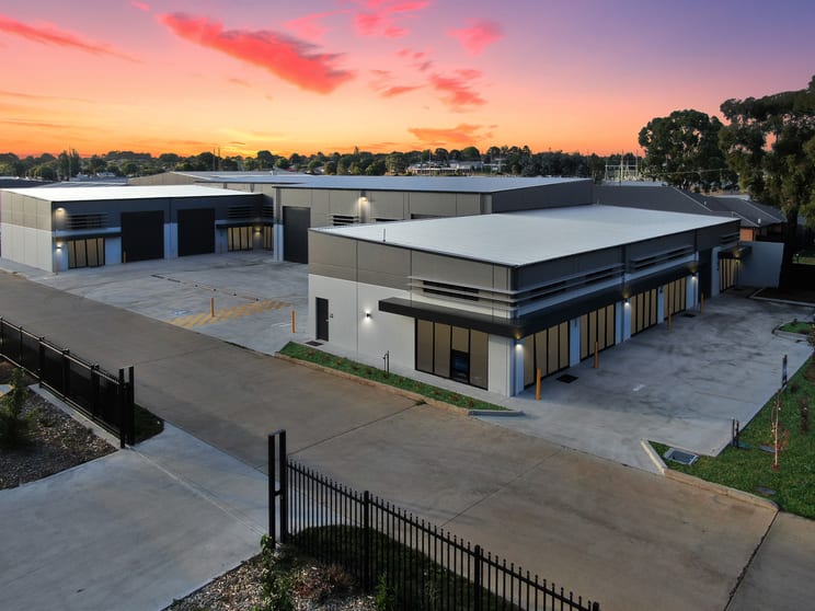 Click to view all images 1/231 McLachlan Street Orange NSW 2800 - Image 1