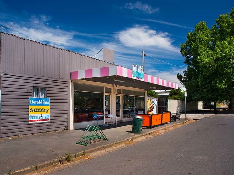 Click to view all images Barker Street Castlemaine VIC 3450 - Image 2