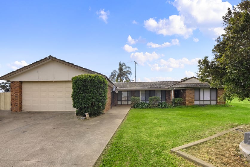 Click to view all images 102 Springfield Road Catherine Field NSW 2557 - Image 1