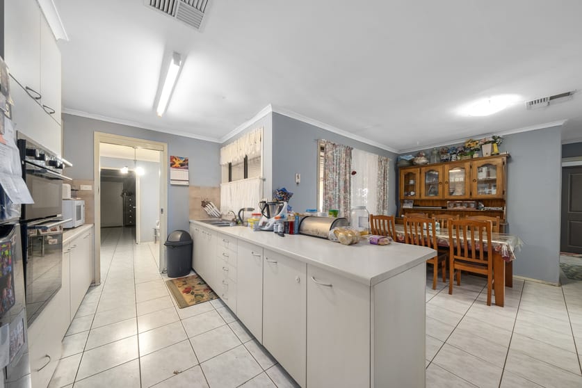 Click to view all images 102 Springfield Road Catherine Field NSW 2557 - Image 3