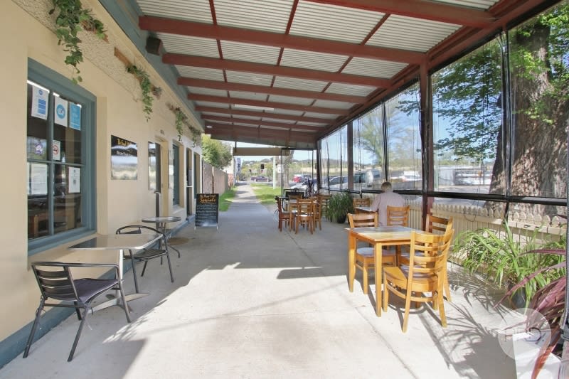 Click to view all images 424A Wilson Street Albury NSW 2640 - Image 3