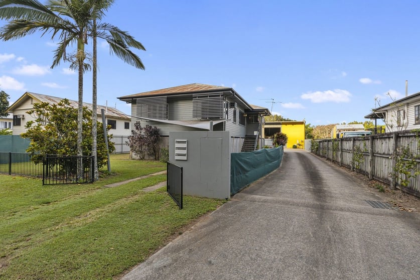 Click to view all images 8 Magazine Street Stratford QLD 4870 - Image 1