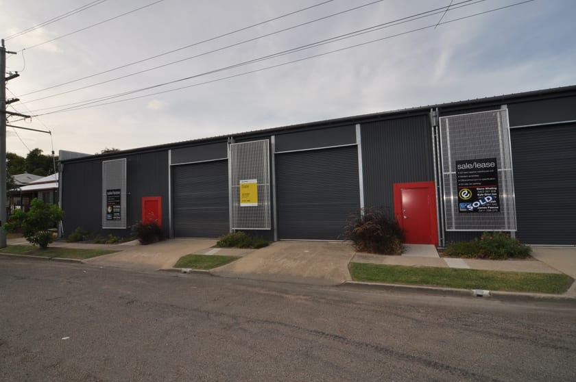 Click to view all images 2/165 Boundary Street Railway Estate QLD 4810 - Image 3