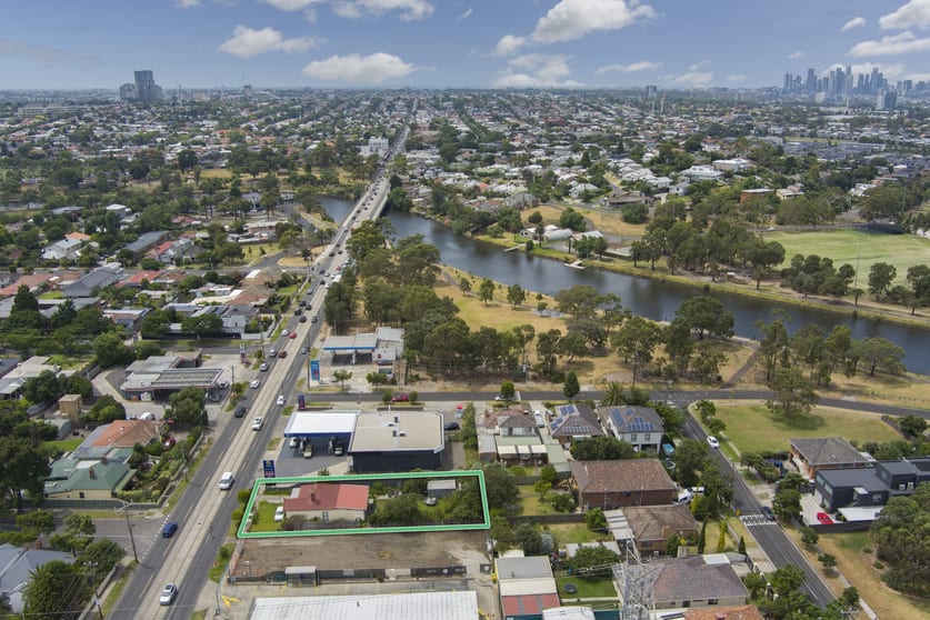 Click to view all images 37 Raleigh Road Maribyrnong VIC 3032 - Image 3
