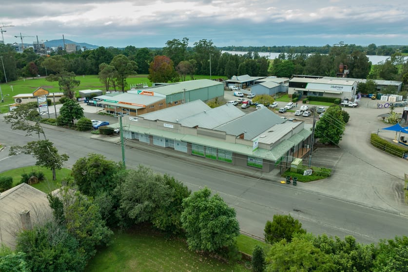Click to view all images 8 Worthington Way Bomaderry NSW 2541 - Image 1